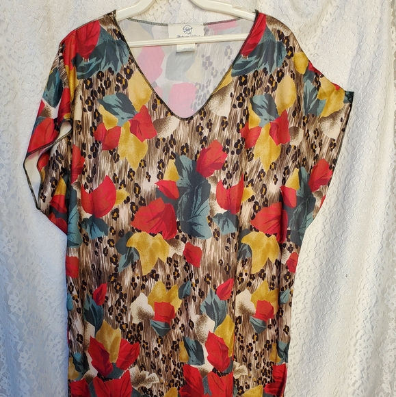 Undercover Wear Other - Undercover Wear's Paradise print Shirt style, soft fabric, one size  NEW